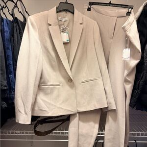 Kasper Cream Suit Set with extra set of 16 dress kasper pants
